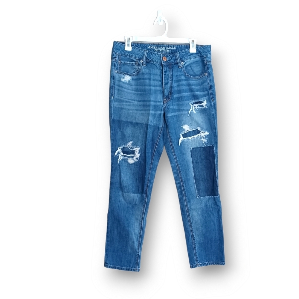 American Eagle Sz 6R Tomgirl Distressed‎ Patchwork Button Fly Tapered Leg Jeans.